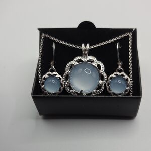 Avon Bold Beauty Necklace And Earring Set Silver Necklace with Blue Stones